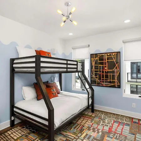 Holiday home Play At 8th & Argyle Elite Vacation Spot *