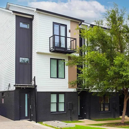 Holiday home Play At 8th & Argyle Elite Vacation Spot