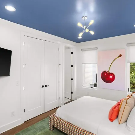 Holiday home Pop Art Retreat On Legendary 8th - Walk Everywhere Nashville
