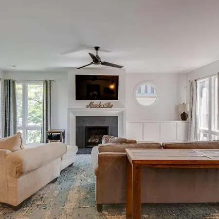 12 South Charmer 3 Bedroom With Rooftop Patio Holiday home