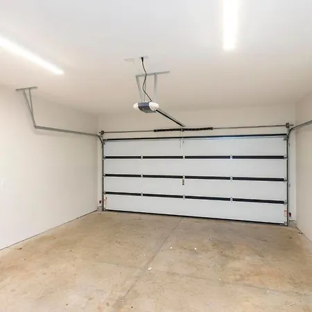 8th Ave South Gem Spacious For Groups Of 12 Holiday home