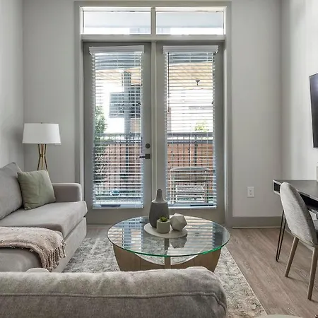 Landing Modern 1bd Gym Pool * Nashville