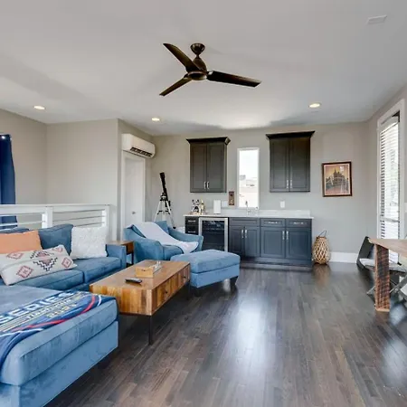 12 South Charmer 3 Bedroom With Rooftop Patio Holiday home *