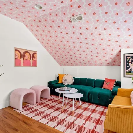 Holiday home The Dolly House On Music Row - 7br - Sleeps 22 *