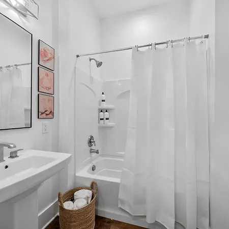 Bright 3br East Retreat 10 Min To Broadway Apartment