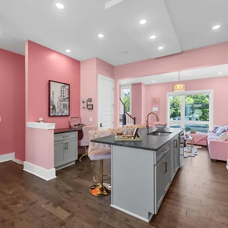 Apartment Bright 3br East Retreat 10 Min To Broadway