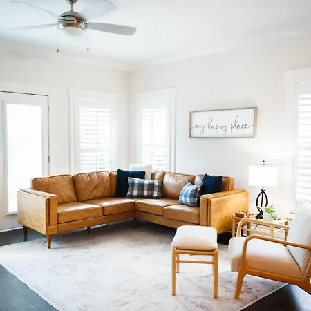 The Teal Door Cottage-spacious With Kingsuite * Nashville