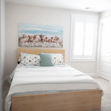Holiday home The Teal Door Cottage-spacious With Kingsuite *