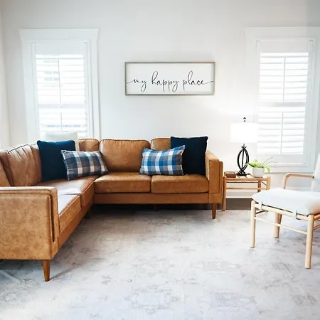 The Teal Door Cottage-spacious With Kingsuite * Nashville