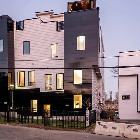 New Luxe Skyline Views - 20' Heated Rooftop Pool Nashville