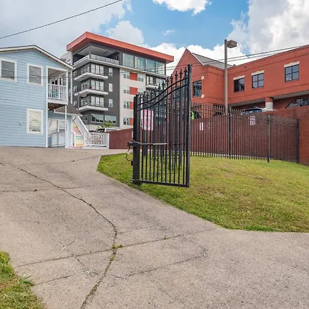 Holiday home The Dolly Loft On Music Row - Walkable Location