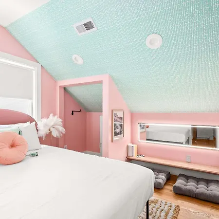 Holiday home The Dolly Loft On Music Row - Walkable Location *