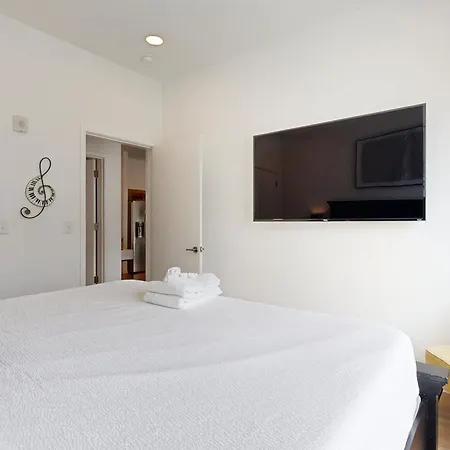 Illume 319 Apartment