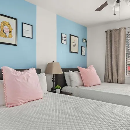 Relax And Unwind On Music Row Holiday home Nashville