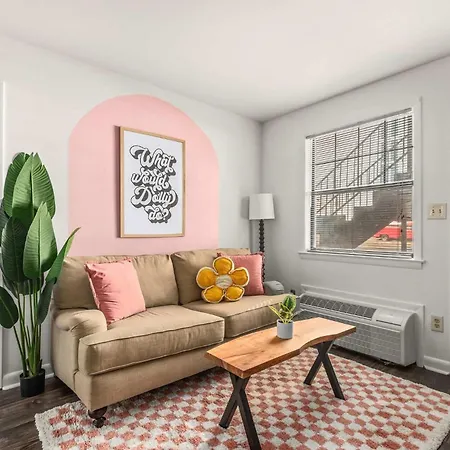 Relax And Unwind On Music Row