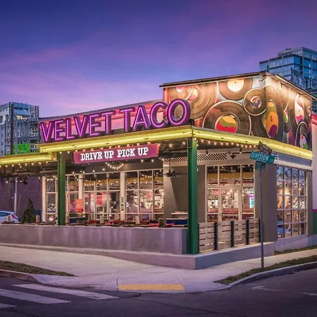 Location Walk To Midtown Bars And Restaurants Apartment