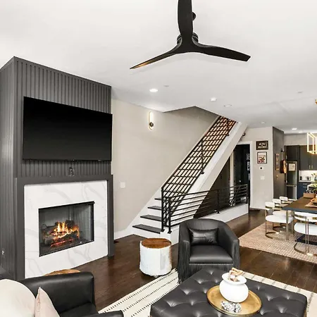 Luxury - Fire Table Balcony & Views * Nashville