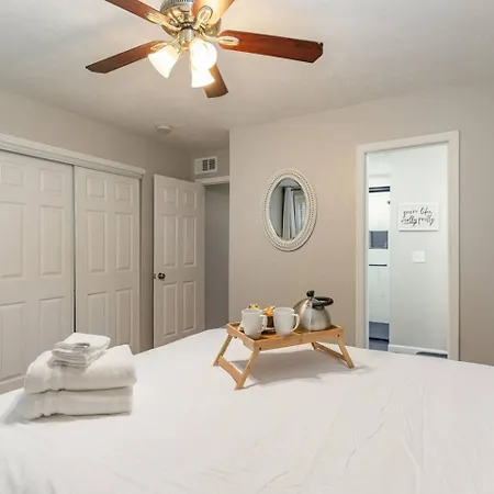 3 Units - Sleeps 24 - Mins To Downtown And Airport Apartment Nashville