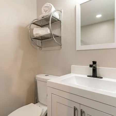 Freshly Renovated - Minutes From Downtown & Bna Apartment