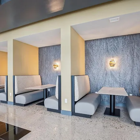 Skyline Views & Poolmins To Vanderbilt Apartment *