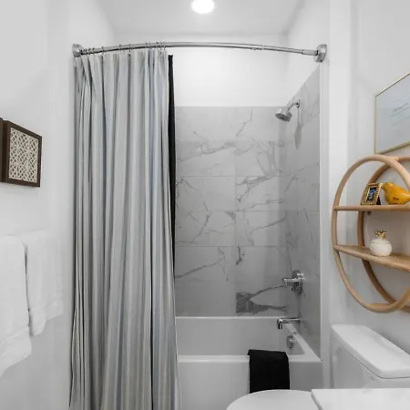 Holiday home Luxury Riverview Walk To Broadway With Garage And Patio Nashville