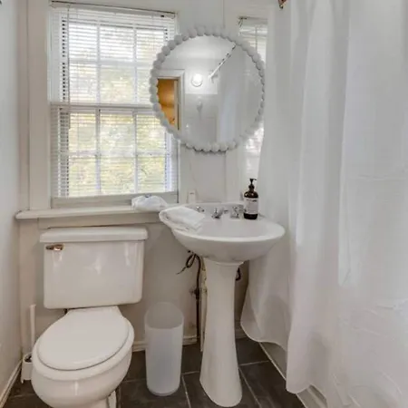 Nashville's Primrose In Hip Belmont Area Holiday home