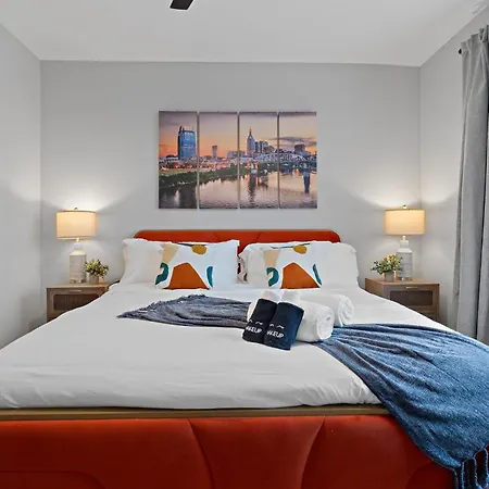 Skyline Views & Poolmins To Vanderbilt Apartment Nashville