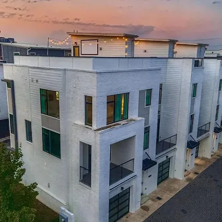Holiday home Daydream At The Gulch - Rooftop Movies With A View Nashville