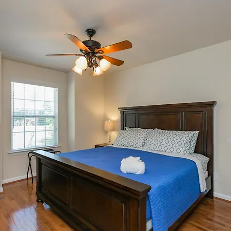 Villa Huge For Groups Near Downtown *