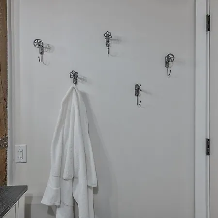 Luxe Loft With Speakeasy Parking And 2 Mi To Broadway Apartment *