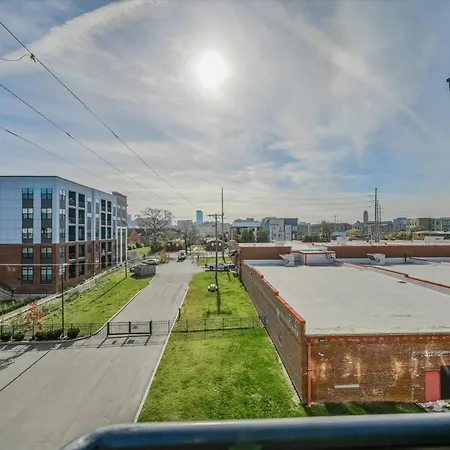 Luxe Loft With Speakeasy Parking And 2 Mi To Broadway Apartment