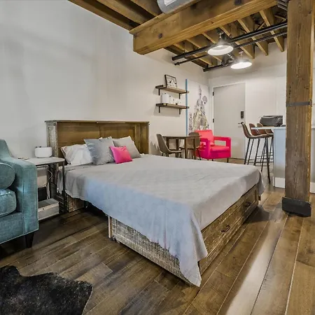 Luxe Loft With Speakeasy Parking And 2 Mi To Broadway * Nashville