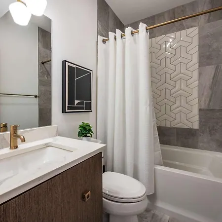 Modern Stunner 5 Min To Dt Hot Tub Rooftop Views *