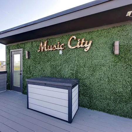 Modern Stunner 5 Min To Dt Hot Tub Rooftop Views * Nashville