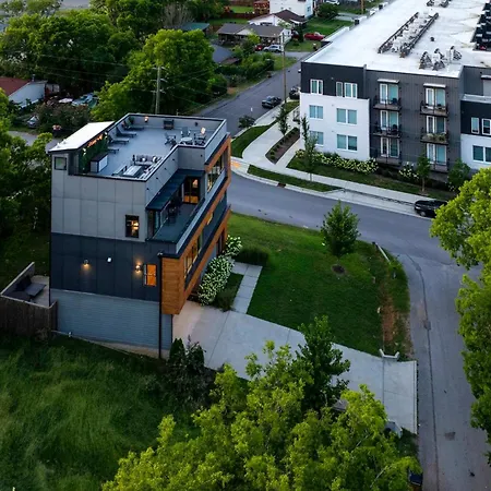 Modern Stunner 5 Min To Dt Hot Tub Rooftop Views Holiday home