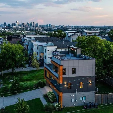 Modern Stunner 5 Min To Dt Hot Tub Rooftop Views Nashville