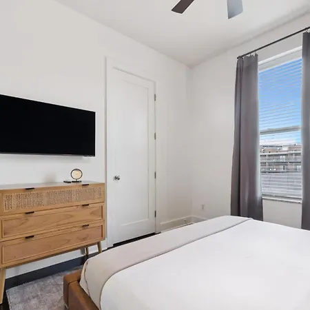 Neon Daes Amazing 1 Bedroom Near Vandy And Broadway Holiday home *