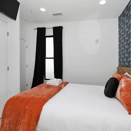 Downtown Modern 1 Mi To Broadway, Park Free Holiday home *