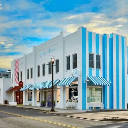 Holiday home Boutique One Bedroom In Dynamic 12 South 202