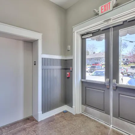 Boutique One Bedroom In Dynamic 12 South 202