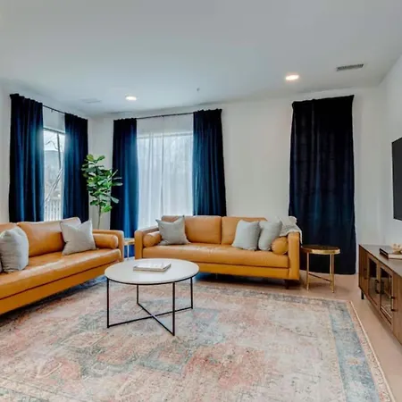 Boutique On Nashville's Riverfront- Eve #201