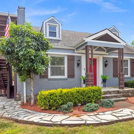 Cozy Close To Opry & Downtown Large Deck Nashville