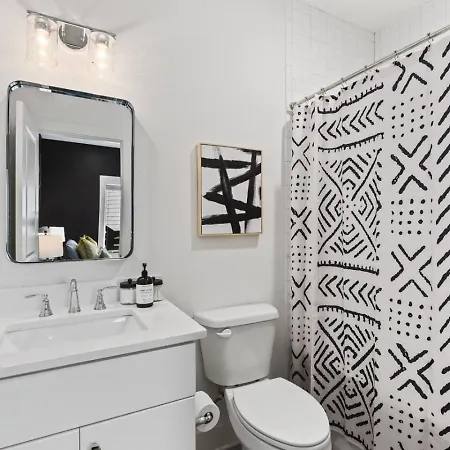 Two Adjacent Homes By 12 South And Belmont That Sleeps 24 Holiday home *