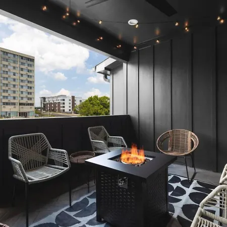 Holiday home Two Adjacent Homes By 12 South And Belmont That Sleeps 24