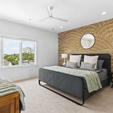 Two Adjacent Homes By 12 South And Belmont That Sleeps 24 * Nashville