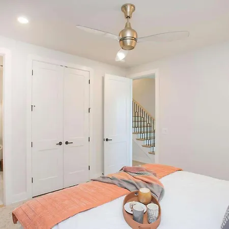 4 Bdr For 12 W Rooftop Deck & Firepit * Nashville