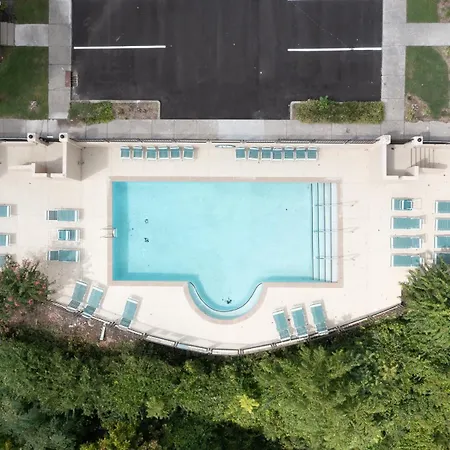 Riverfront Charm - A Scenic Downtown For 6 Nashville