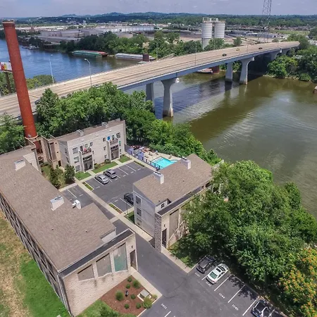 Riverfront Charm - A Scenic Downtown For 6 * Nashville