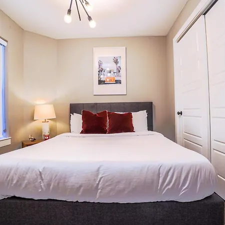 Chic Townhome In Trendy East Nash *