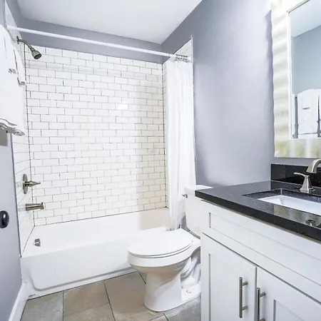 Chic Townhome In Trendy East Nash